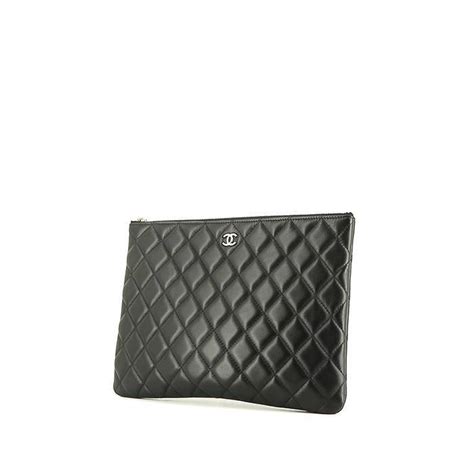 pochette chanel costo|Chanel clutch with hand strap.